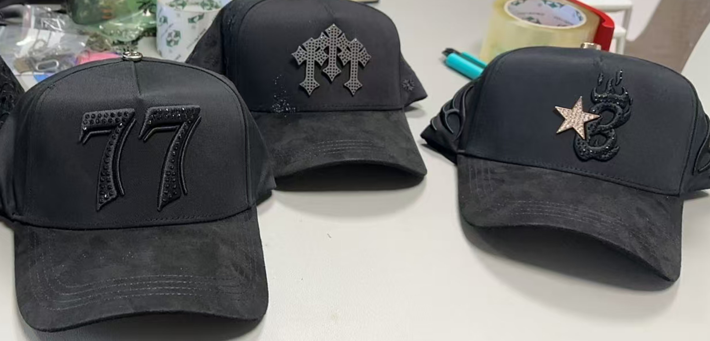 Why "BARBAS HATS" Are Taking Over? The Rise of Luxury Suede Caps ¿Por qué las gorras "BARBAS HATS" d