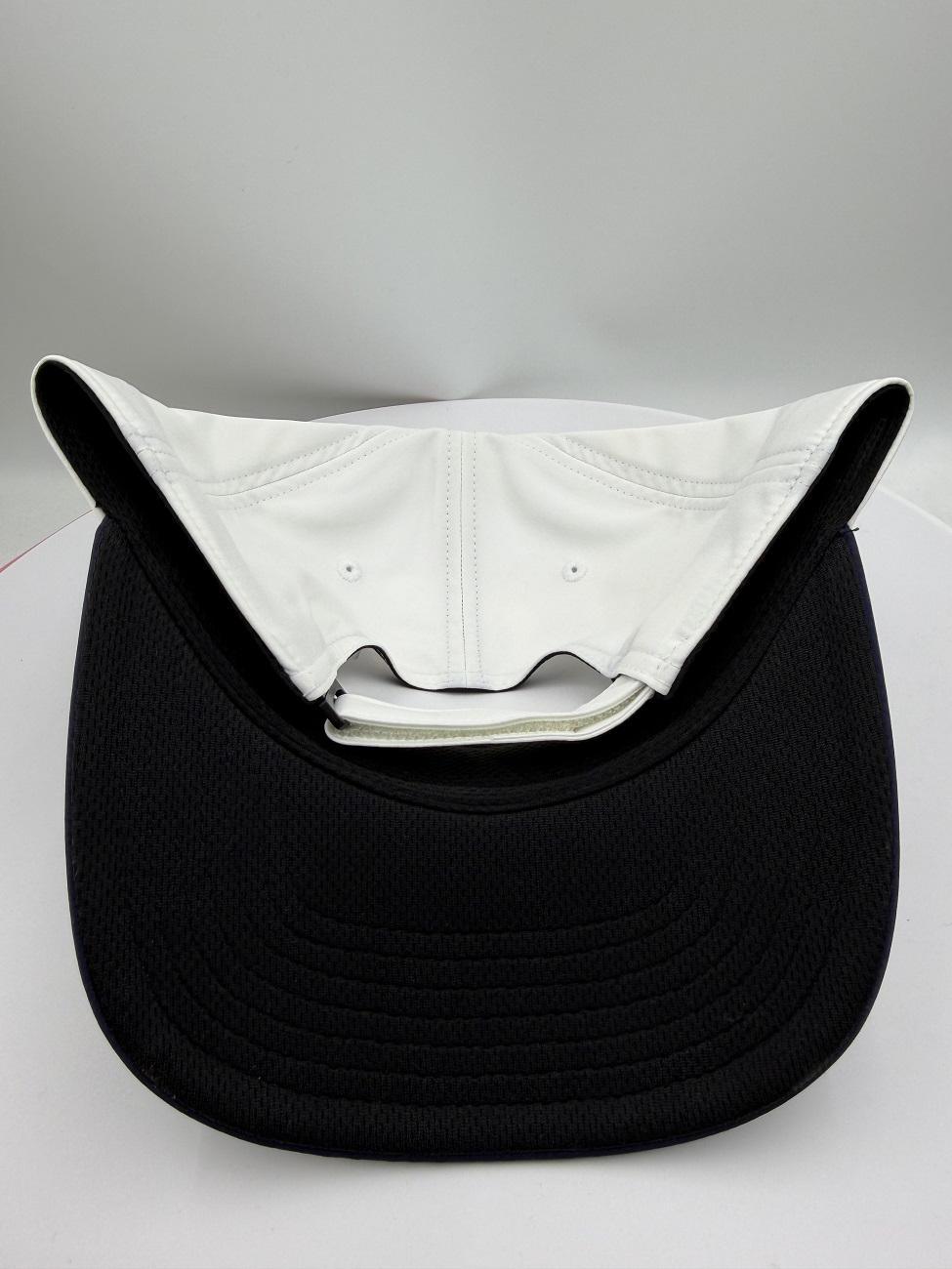 Two-Tone Performance 6-Panel Cap | Custom Badminton Embroidery & Laser-Cut Venting