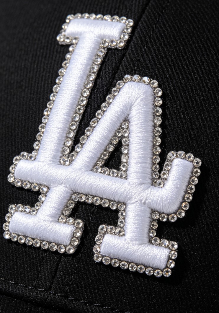 Dandy hats craftsmanship A frame snapback with 3D embroidery and rhinestones OEM Dandy hats craftsmanship A frame snapback with 3D embroidery and rhinestones OEM